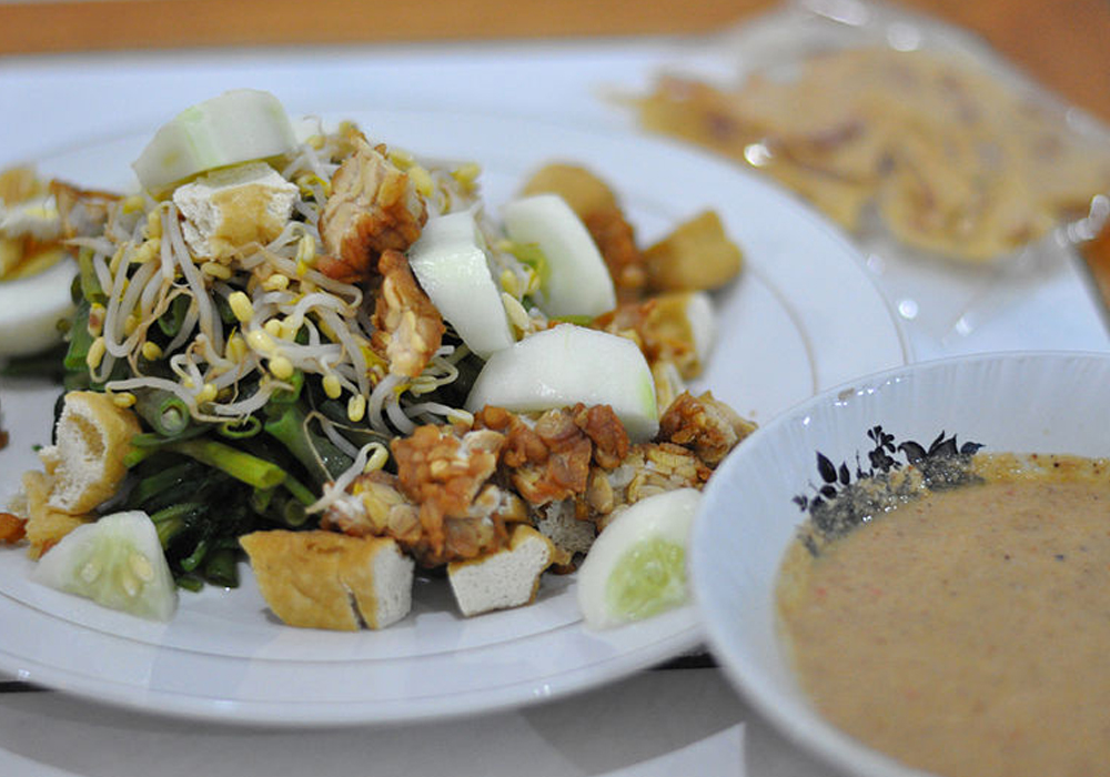 Gado gado with tofu and tempe