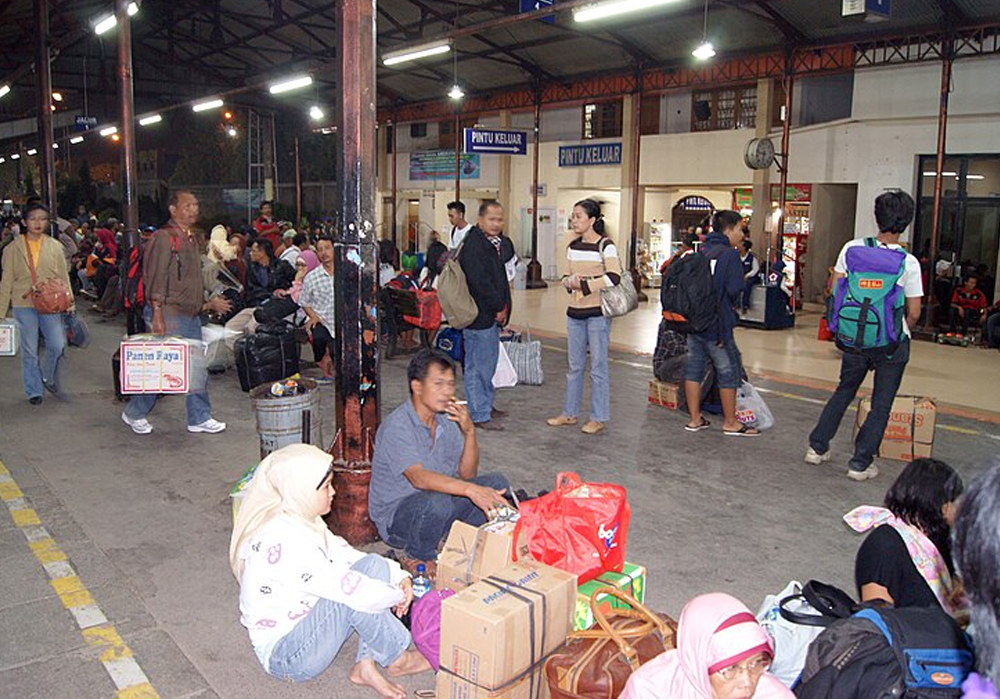 Train passengers waiting to go their hometown