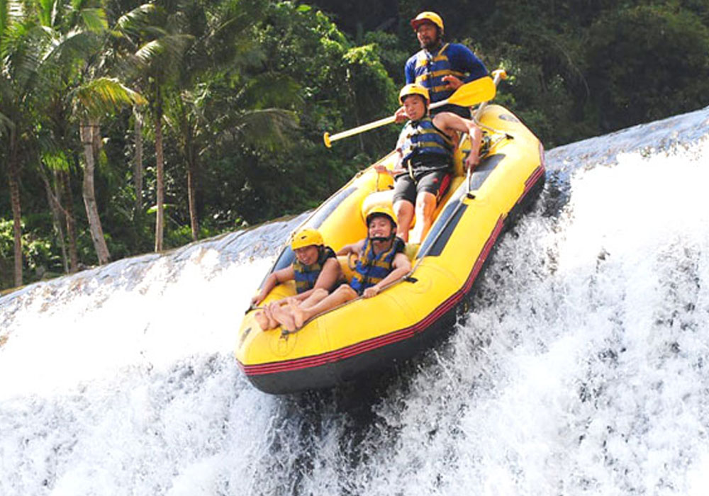 Rafting in Bali at Telaga Waja River